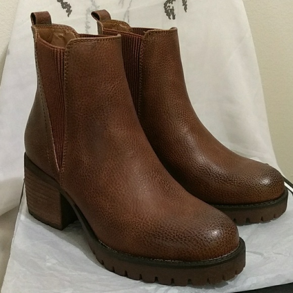 mia jody chelsea boot cognac